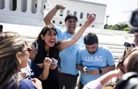 Partidarios de la ciudadanía por nacimiento celebran decisión de la Corte Suprema de Estados Unidos