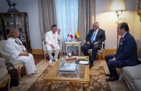  Petro reunido con el presidente de Panamá, José Raúl Mulino.