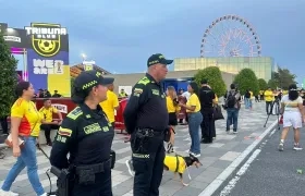 Policía en el Malecón.