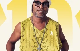 Ronaldinho estrena su sello disquero con el álbum musical ‘Camisa 10’