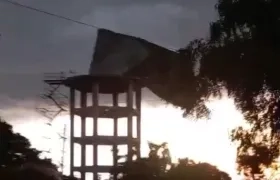 Caída del tanque elevado.