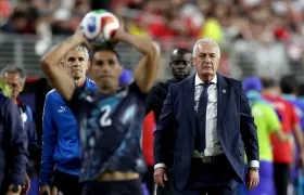 Gustavo Alfaro, entrenador de Paraguay, durante el partido contra Turquía. 