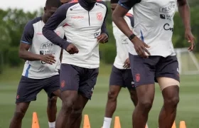 Jugadores de la selección ecuatoriana durante un entrenamiento en Columbus. 