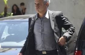 Mourinho reemplaza en el Real Madrid a Álvaro Arbeloa.