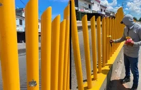 Reparaciones de los daños al cerramiento perimetral de la estación. 
