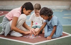Niñas jugando. Imagen de referencia. 