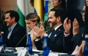 Abelardo De La Espriella en reunión con el alcalde de Medellín, 'Fico' Gutiérrez, y el gobernador de Antioquia, Andrés Julián Rendón.