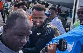 Al árbitro somalí Omar Abdulkadir Artan se le impidió la entrada a Estados Unidos.