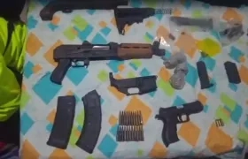 El arsenal de guerra incautado.