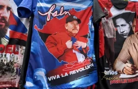 Una camiseta estampada con la fotografía de Daniel Ortega. 