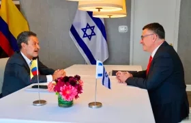 El canciller designado Omar Bula en reunión con el ministro de Relaciones Exteriores de Israel, Gideon Saar.