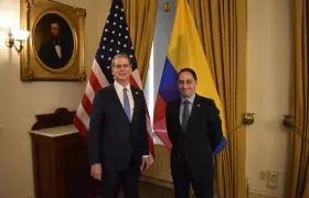 El secretario del Tesoro de Estados Unidos, Scott Bessent junto al vicepresidente electo, José Manuel Restrepo.