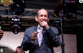 Perucho Navarro durante su concierto en la Feria de las Flores de Medellín, en 2023.