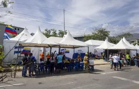 Cientos de profesionales procedentes de diferentes partes del mundo llegaron a Venezuela para brindar asistencia sanitaria.