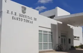 El tendero resultó herido y fue llevado al hospital del municipio de Santo Tomás.