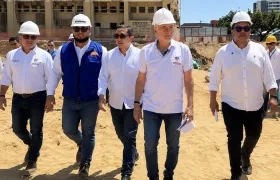 El gobernador del Atlántico, Eduardo Verano, visitando las obras.