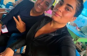 Carlos Andrés Hernández con su esposo Sara Milena Echeverría Alcendra. 