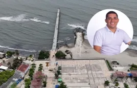Imagen de la Plaza de Puerto Colombia y el exalcalde Steimer Mantilla Rolong.