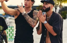El cantante colombiano Manuel Turizo junto al chileno Martin White.