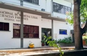 El cuerpo de la mujer fue trasladado a Medicina Legal. 
