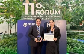 Entrega de reconocimiento a MiRed IPS.