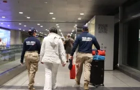Migración Colombia ha liderado estos rescates tanto en el país como en el exterior. 