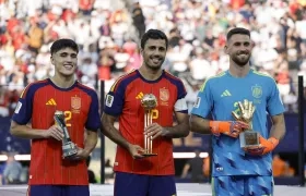 Pau Cubarsí, mejor jugador joven; Rodri, mejor jugador del Mundial, y Unai Simón, mejor arquero.