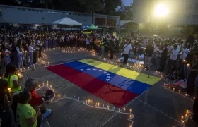 Vigilia realizada en honor a las víctimas el día anterior en Caracas. 