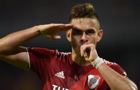 Rafael Santos Borré llega a River Plate procedente del Internacional de Porto Alegre.