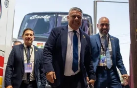 Claudio Tapia (centro), presidente de la Asociación del Fútbol Argentino (AFA).