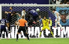 Acción del tercer gol argentino convertido por Diney Borges, en su propio arco.
