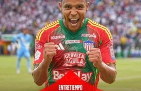 Luis Fernando Muriel celebra uno de sus goles contra Equipo Azul. 
