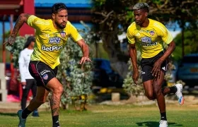 El delantero argentino Francisco Fydriszewski y el defensa Pablo Ortiz son las caras nuevas de Junior.