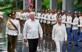 El Presidente de Cuba Miguel Díaz-Canel, con su homólogo de Colombia Gustavo Petro.