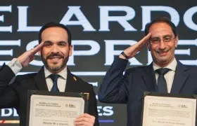 El presidente electo Abelardo De La Espriella y el vicepresidente José Manuel Restrepo, encargado del empalme.