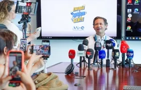 El agente interventor de Air-e, Jaime Mesa Buitrago, durante la rueda de prensa de este lunes. 