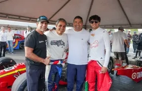 El alcalde Alejandro Char con Juan Pablo Montoya y su equipo. 
