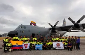 Treinta bomberos rescatistas y cinco ingenieros especializados.