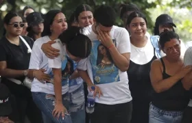 Familiares de Yenci Lorena Restrepo, una de las victimas del terremoto.