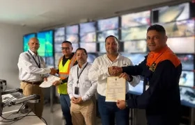 Dimar entregó certificación de cumplimiento de estándares de seguridad a 4 terminales portuarias. 