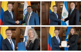 El Canciller con los embajadores de India, El Salvador, Israel y Kosovo