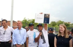 Firma de la alianza para iniciar el proyecto 'Vientos de Barranquilla'.