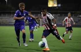 Yeison Suárez en una acción de ataque.