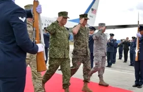 Llegada de Francis Donovan, jefe de Comando Sur de EE.UU., a Bogotá