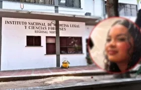 El cuerpo de la adolescente permanece en Medicina Legal. 