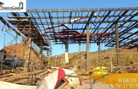 Peaje en construcción afectado por la detonación.