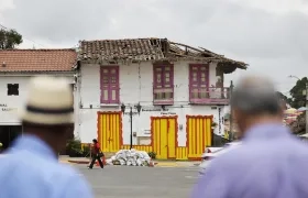 Una vivienda con daños causados por el terremoto de magnitud 7,4 del pasado 10 de agosto, en Salento. 