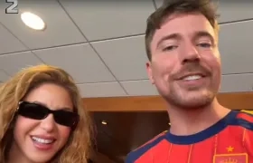Shakira y MrBeast.