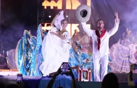 Sharon Hurtado Esquiaqui y  Luis Mauricio Aragón Hernández, reyes del Carnaval de la 44 2026