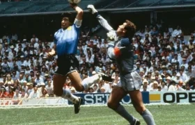 El gol con la mano de Diego Maradona ante Inglaterra, en México 86.